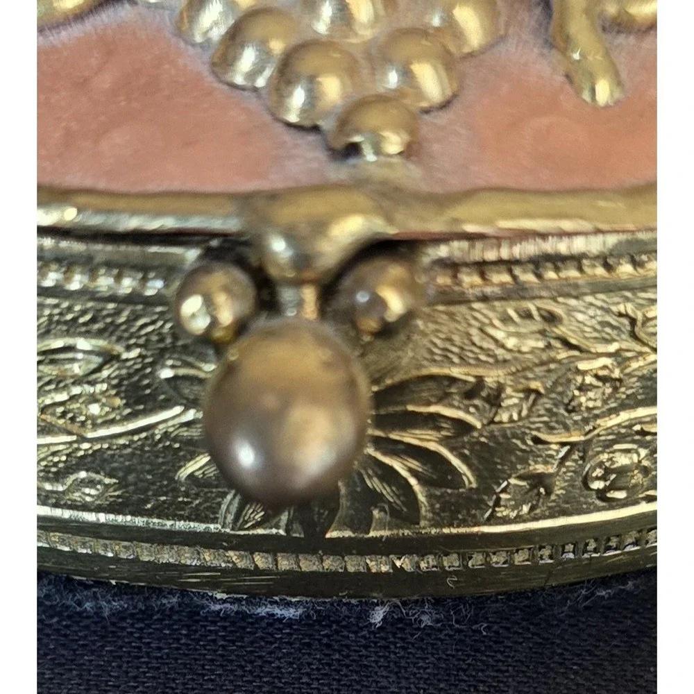 VTG Gold/copper Lunacy Trinket Box clam shell grapes leaves  Collectible Metal